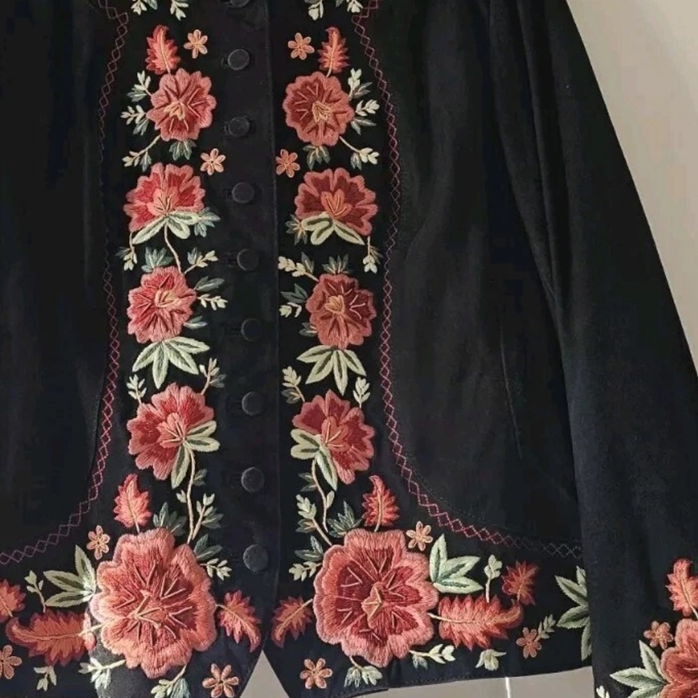Double D Ranch Twila Black Suede/LeatherJacket with Red Floral Embroidery - Picture 11 of 12